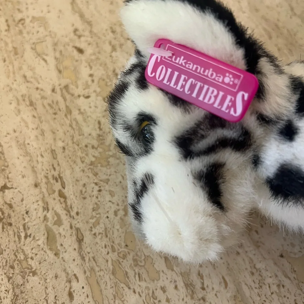Vintage Eukanuba Snow Leopard